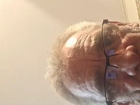 Snapshot of highstepper500 chatting on 09-19-25, 04:07 highstepper500 online show from 09-19-25, 04:07