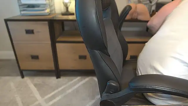 Snapshot of Mister_Dilf chatting on 03-02-26, 02:46 Mister Dilf online show from 03-02-26, 02:46