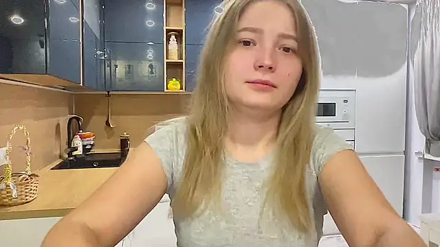 Snapshot of CharmingSarah chatting on 09-14-25, 03:11 CharmingSarah online show from 09-14-25, 03:11