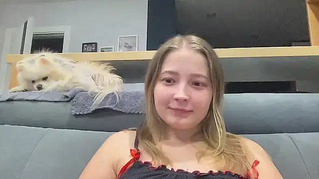 Snapshot of CharmingSarah chatting on 09-17-25, 04:30 CharmingSarah online show from 09-17-25, 04:30