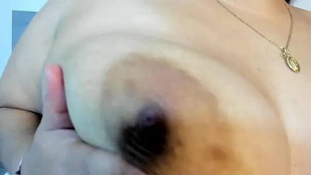 Snapshot of EmmaSmith2 chatting on 03-23-25, 05:21 EmmaSmith2 online show from 03-23-25, 05:21