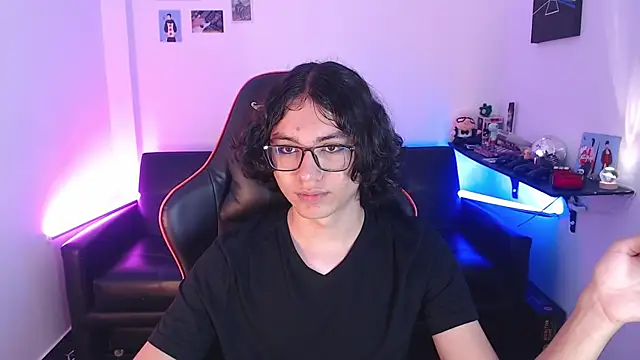 Snapshot of malik_harrison__ chatting on 12-04-24, 04:27 malik harrison   online show from 12-04-24, 04:27