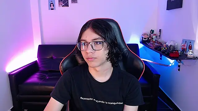 Snapshot of malik_harrison__ chatting on 12-09-24, 02:49 malik harrison   online show from 12-09-24, 02:49