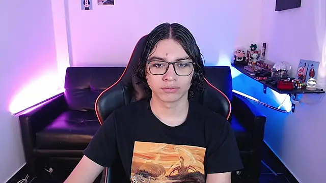 Snapshot of malik_harrison__ chatting on 12-20-24, 03:00 malik harrison   online show from 12-20-24, 03:00