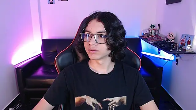 Snapshot of malik_harrison__ chatting on 01-27-25, 02:02 malik harrison   online show from 01-27-25, 02:02