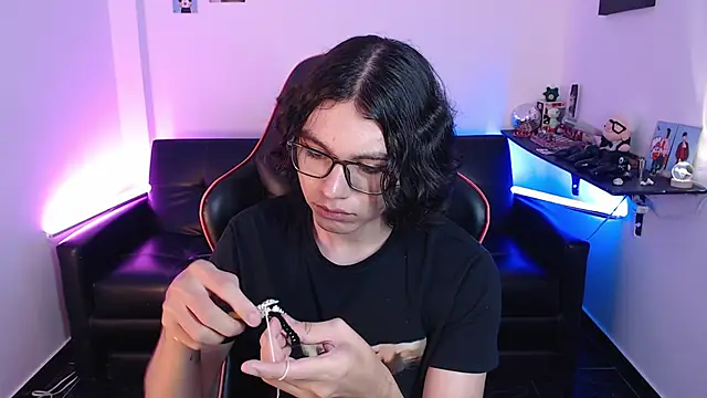 Snapshot of malik_harrison__ chatting on 01-27-25, 05:04 malik harrison   online show from 01-27-25, 05:04