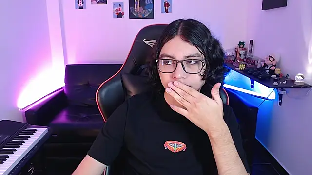 Snapshot of malik_harrison__ chatting on 02-07-25, 01:43 malik harrison   online show from 02-07-25, 01:43