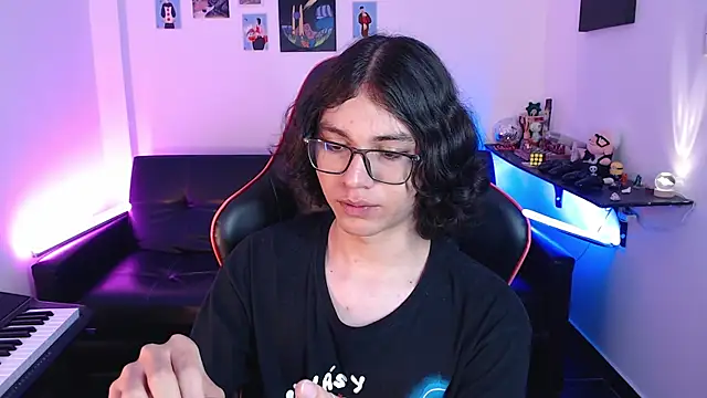 Snapshot of malik_harrison__ chatting on 02-11-25, 05:29 malik harrison   online show from 02-11-25, 05:29