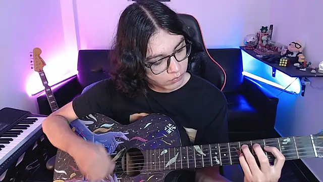 Snapshot of malik_harrison__ chatting on 03-07-25, 05:38 malik harrison   online show from 03-07-25, 05:38