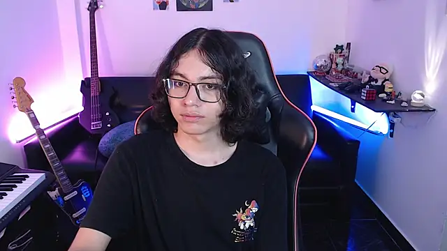 Snapshot of malik_harrison__ chatting on 03-09-25, 06:11 malik harrison   online show from 03-09-25, 06:11