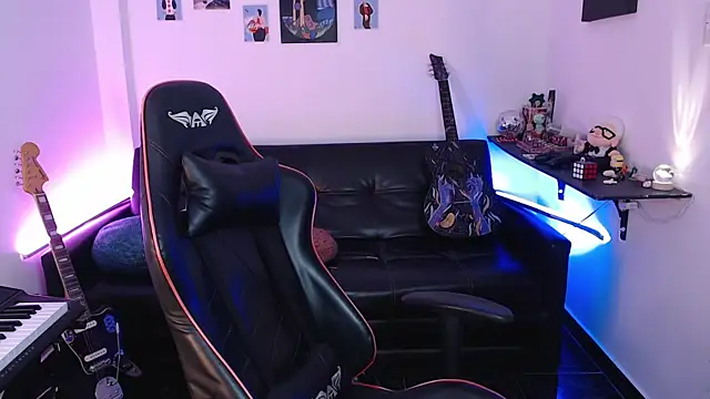 Snapshot of malik_harrison__ chatting on 03-12-25, 02:34 malik harrison   online show from 03-12-25, 02:34