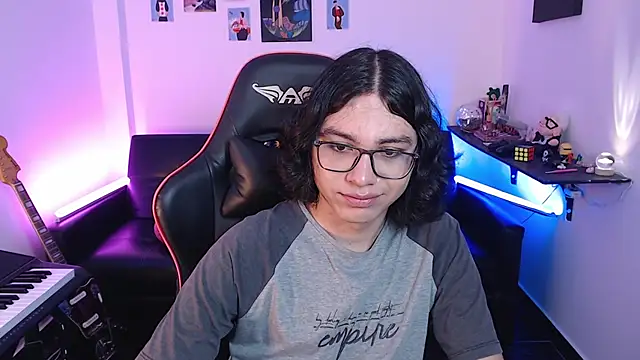 Snapshot of malik_harrison__ chatting on 03-19-25, 05:39 malik harrison   online show from 03-19-25, 05:39