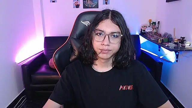 Snapshot of malik_harrison__ chatting on 09-09-25, 03:11 malik harrison   online show from 09-09-25, 03:11