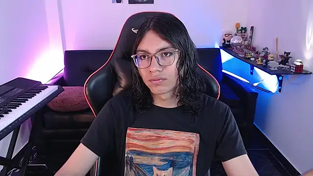 Snapshot of malik_harrison__ chatting on 10-21-25, 02:51 malik harrison   online show from 10-21-25, 02:51