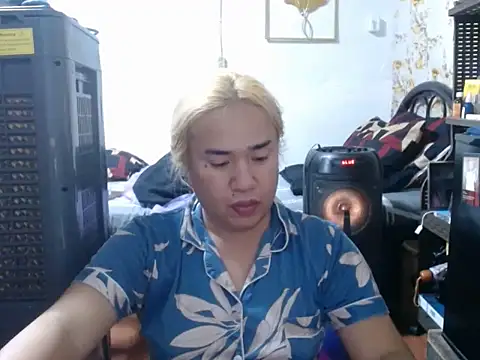 Snapshot of Bigdirtynipples chatting on 10-15-25, 07:19 Bigdirtynipples online show from 10-15-25, 07:19