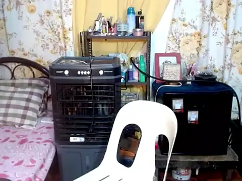 Snapshot of Bigdirtynipples chatting on 10-23-25, 03:28 Bigdirtynipples online show from 10-23-25, 03:28