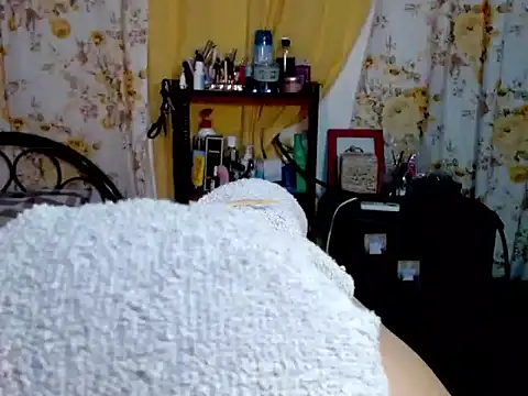 Snapshot of Bigdirtynipples chatting on 10-28-25, 03:25 Bigdirtynipples online show from 10-28-25, 03:25