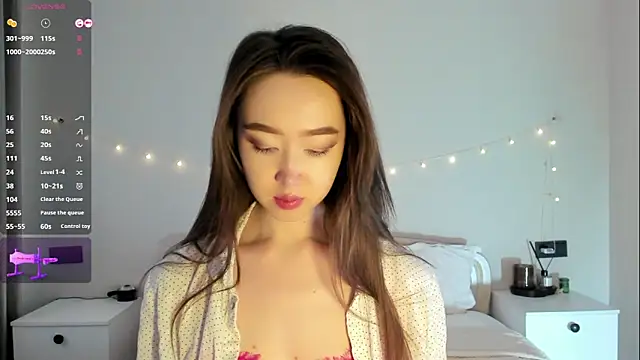  luna 022 online show from 10-20-25, 04:35