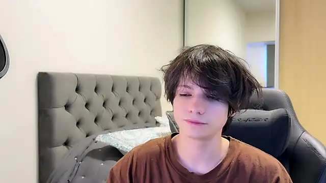 SasukeUhchiaa online show from 12-21-24, 10:28