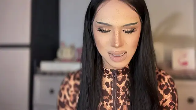 Ts glamxxxx online show from 02-18-26, 01:01