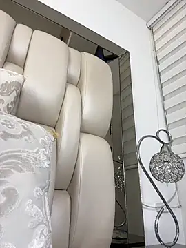 ALISSON FOXXX1 online show from 11-06-25, 08:43