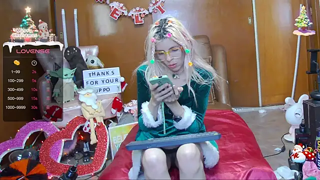 Skinygirl online show from 12-18-24, 01:15