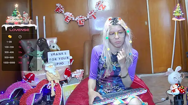 Skinygirl online show from 12-19-24, 11:57