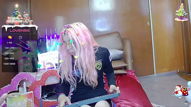 Skinygirl online show from 01-28-25, 11:17