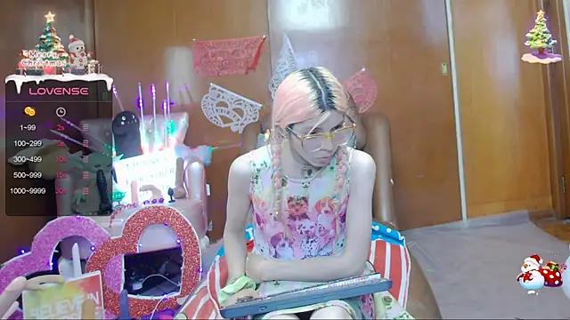 Skinygirl online show from 02-25-25, 01:09