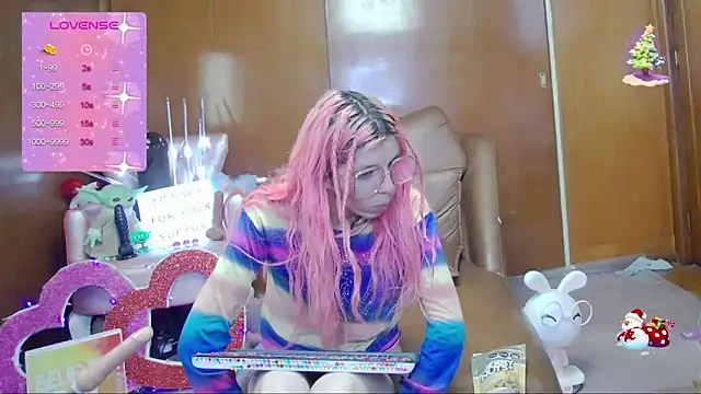 Skinygirl online show from 09-18-25, 01:18