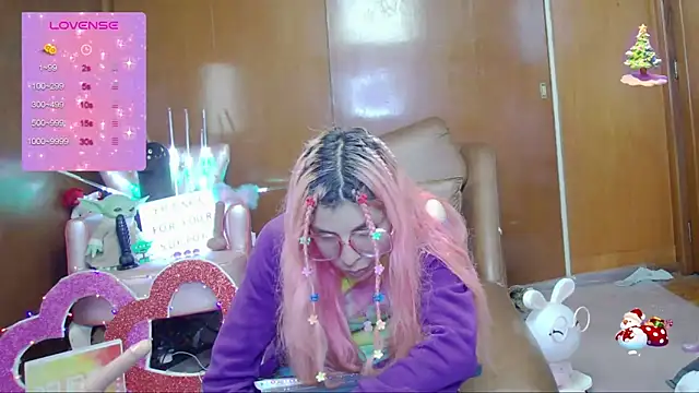 Skinygirl online show from 10-10-25, 01:37