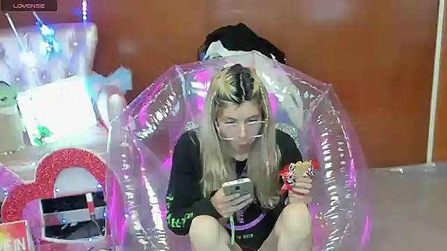 Skinygirl online show from 02-13-26, 09:11