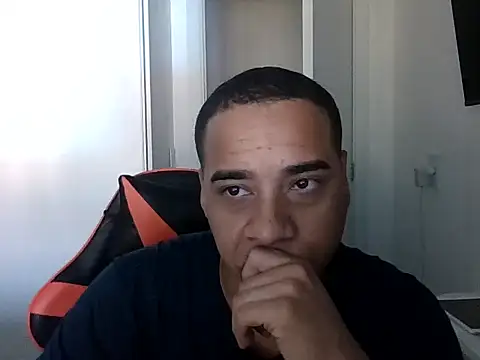 Juninho10c online show from 11-18-25, 12:20