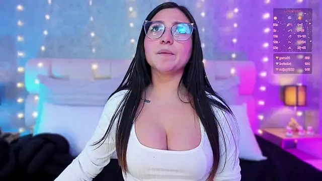 Snapshot of lucy_neil chatting on 12-28-24, 01:08 lucy neil online show from 12-28-24, 01:08