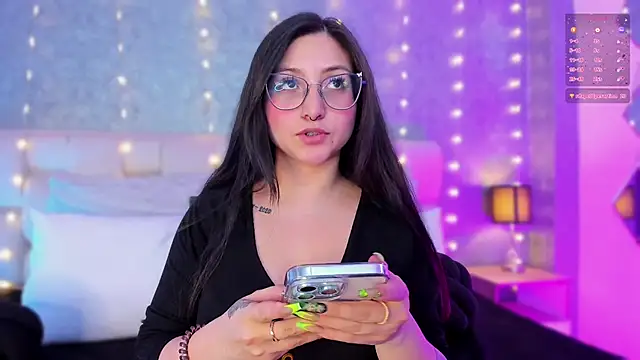 Snapshot of lucy_neil chatting on 01-08-25, 10:06 lucy neil online show from 01-08-25, 10:06