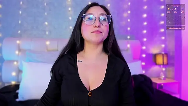 Snapshot of lucy_neil chatting on 01-09-25, 01:08 lucy neil online show from 01-09-25, 01:08