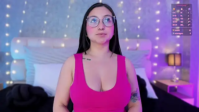 Snapshot of lucy_neil chatting on 01-14-25, 10:12 lucy neil online show from 01-14-25, 10:12