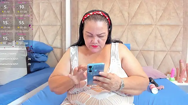 Snapshot of mommy_cute chatting on 01-27-25, 02:20 mommy cute online show from 01-27-25, 02:20