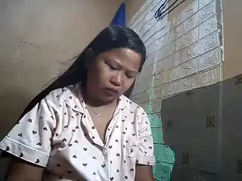 Snapshot of sweethotmom chatting on 02-14-25, 11:31 sweethotmom online show from 02-14-25, 11:31