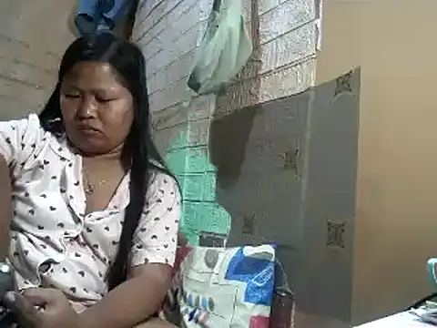 Snapshot of sweethotmom chatting on 03-18-25, 12:58 sweethotmom online show from 03-18-25, 12:58