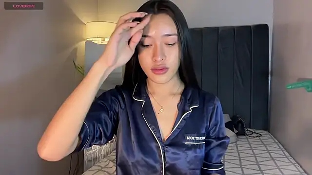 wiggle nibble online show from 12-16-25, 06:46