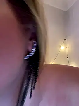 Snapshot of Lady__Maria chatting on 11-06-25, 04:52 Lady Maria online show from 11-06-25, 04:52