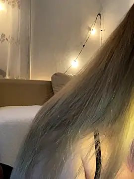 Snapshot of Lady__Maria chatting on 11-11-25, 04:18 Lady Maria online show from 11-11-25, 04:18