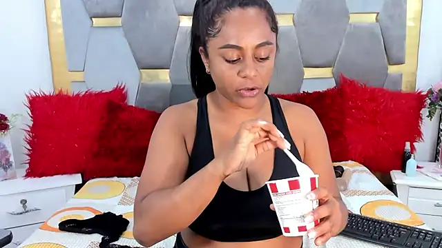 BellaKarla online show from 01-24-25, 11:12