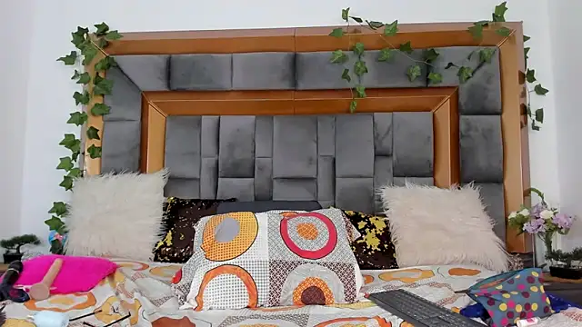 BellaKarla online show from 03-04-25, 11:11