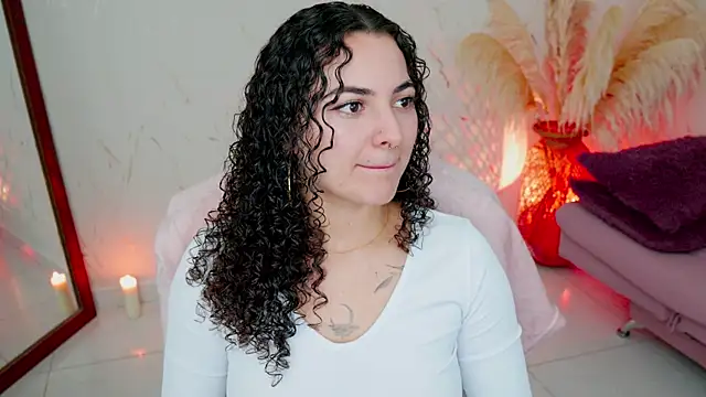 Snapshot of merida_bell18 chatting on 05-18-26, 03:07 merida bell18 online show from 05-18-26, 03:07