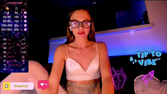 Snapshot of madina_taher chatting on 02-17-25, 08:47 madina taher online show from 02-17-25, 08:47