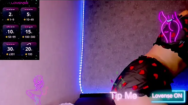 Snapshot of madina_taher chatting on 11-26-25, 12:11 madina taher online show from 11-26-25, 12:11