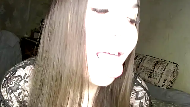 Var Kiss online show from 03-08-25, 03:24