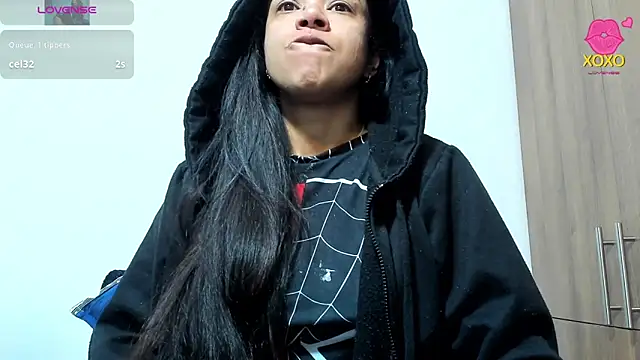 Snapshot of Bessie32 chatting on 11-28-25, 10:07 Bessie32 online show from 11-28-25, 10:07